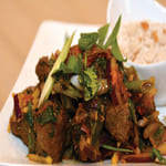 バッファロー肉のスパイシーな煮込み料理