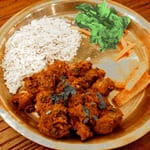 チキンと野菜（ブロッコリー、ダイコン、ポハなど）