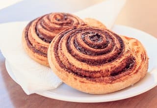 シナモンロール：cinnamon bread