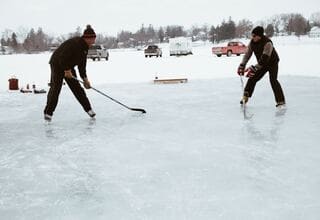 アイスホッケー：ice hockey